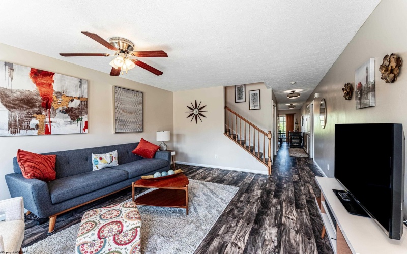 136 Barrington Court, Bridgeport, West Virginia 26330, 3 Bedrooms Bedrooms, 5 Rooms Rooms,2 BathroomsBathrooms,Single Family Attached,For Sale,Barrington,10158943