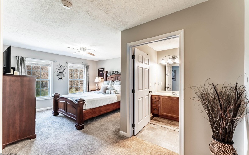 136 Barrington Court, Bridgeport, West Virginia 26330, 3 Bedrooms Bedrooms, 5 Rooms Rooms,2 BathroomsBathrooms,Single Family Attached,For Sale,Barrington,10158943