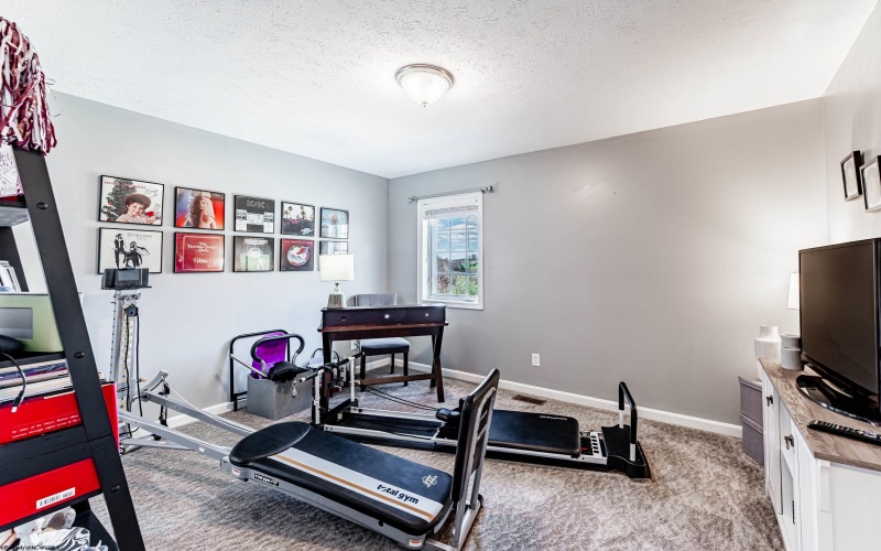 136 Barrington Court, Bridgeport, West Virginia 26330, 3 Bedrooms Bedrooms, 5 Rooms Rooms,2 BathroomsBathrooms,Single Family Attached,For Sale,Barrington,10158943