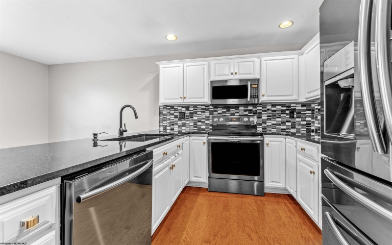 171 Windwood Drive, Morgantown, West Virginia 26505, 3 Bedrooms Bedrooms, 7 Rooms Rooms,3 BathroomsBathrooms,Residential Rentals,For Rent,Windwood,10158950