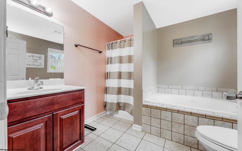 160 Auburn Drive, Morgantown, West Virginia 26501, 3 Bedrooms Bedrooms, 6 Rooms Rooms,2 BathroomsBathrooms,Single Family Detached,For Sale,Auburn,10158971