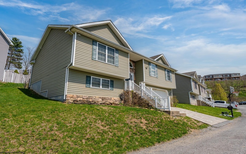 160 Auburn Drive, Morgantown, West Virginia 26501, 3 Bedrooms Bedrooms, 6 Rooms Rooms,2 BathroomsBathrooms,Single Family Detached,For Sale,Auburn,10158971