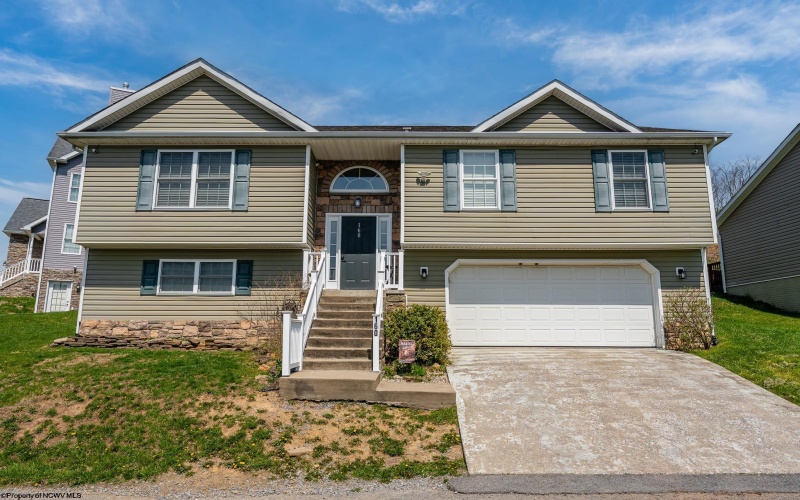 160 Auburn Drive, Morgantown, West Virginia 26501, 3 Bedrooms Bedrooms, 6 Rooms Rooms,2 BathroomsBathrooms,Single Family Detached,For Sale,Auburn,10158971