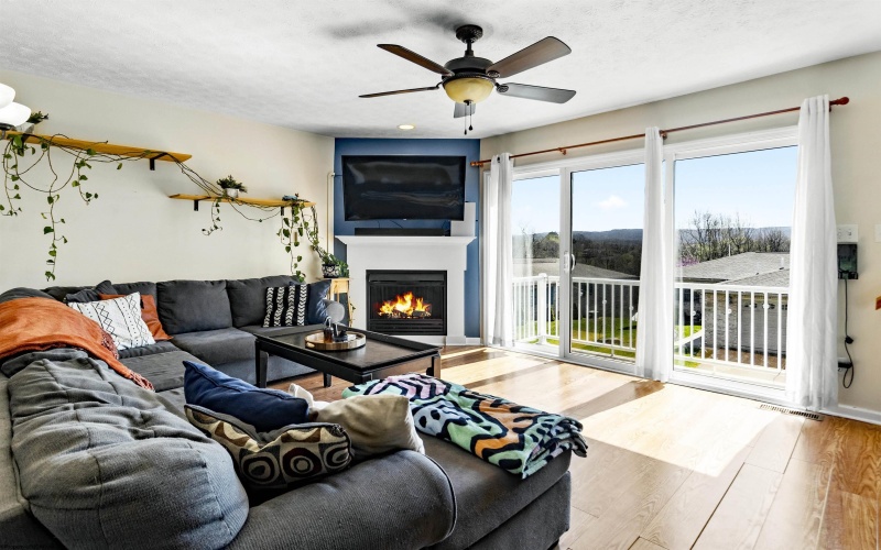 502 Pierpont Heights Drive, Morgantown, West Virginia 26508, 2 Bedrooms Bedrooms, 4 Rooms Rooms,2 BathroomsBathrooms,Single Family Attached,For Sale,Pierpont Heights,10158978