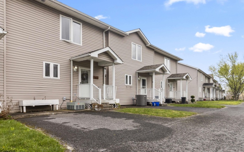 502 Pierpont Heights Drive, Morgantown, West Virginia 26508, 2 Bedrooms Bedrooms, 4 Rooms Rooms,2 BathroomsBathrooms,Single Family Attached,For Sale,Pierpont Heights,10158978