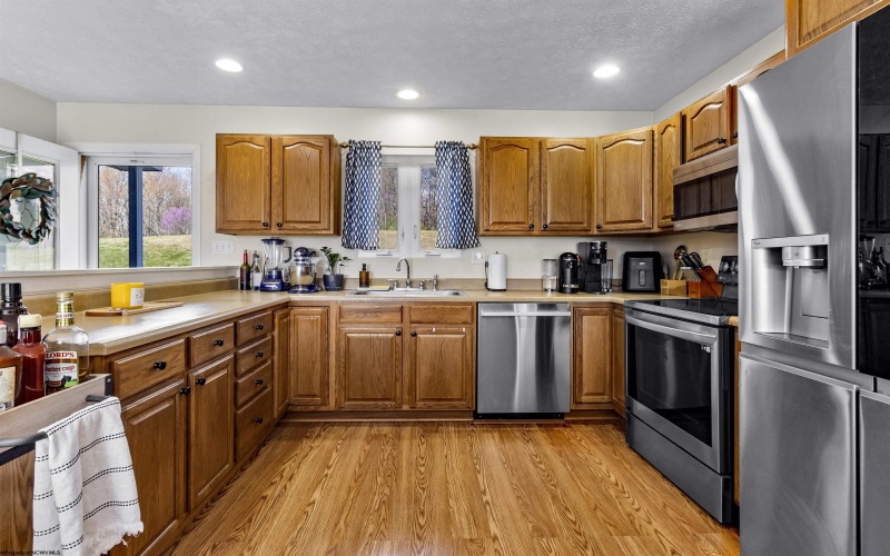 502 Pierpont Heights Drive, Morgantown, West Virginia 26508, 2 Bedrooms Bedrooms, 4 Rooms Rooms,2 BathroomsBathrooms,Single Family Attached,For Sale,Pierpont Heights,10158978