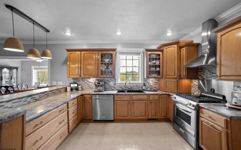 7401 Scottsdale Road, Fairmont, West Virginia 26554, 6 Bedrooms Bedrooms, 13 Rooms Rooms,7 BathroomsBathrooms,Single Family Detached,For Sale,Scottsdale,10159004