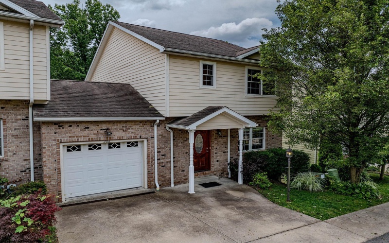 306 Villa View Drive, Morgantown, West Virginia 26505, 4 Bedrooms Bedrooms, 7 Rooms Rooms,4 BathroomsBathrooms,Single Family Attached,For Sale,Villa View,10158993