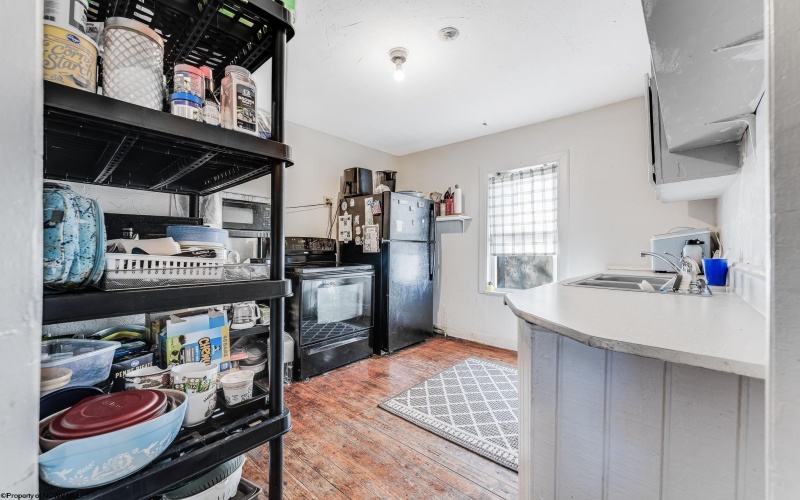 395 Kensington Avenue, Star City, West Virginia 26505, ,Multi-unit/income,For Sale,Kensington,10158995