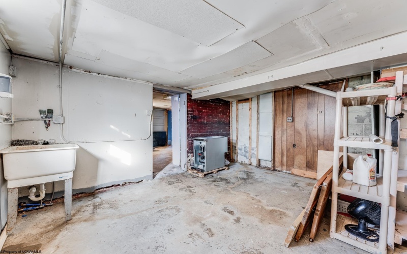 395 Kensington Avenue, Star City, West Virginia 26505, ,Multi-unit/income,For Sale,Kensington,10158995