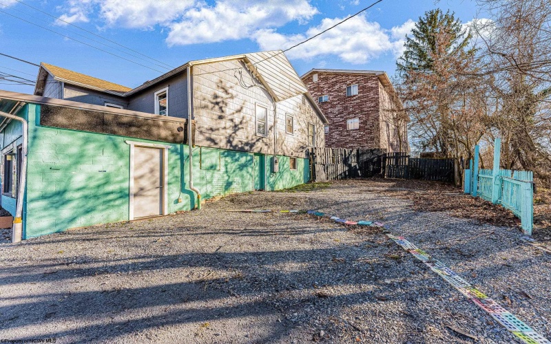 395 Kensington Avenue, Star City, West Virginia 26505, ,Multi-unit/income,For Sale,Kensington,10158995