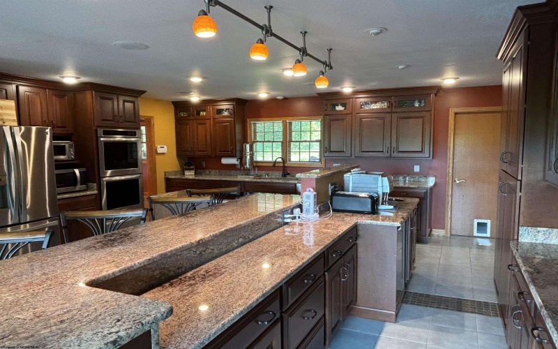 340 Saint James Drive, Clarksburg, West Virginia 26301-9771, 5 Bedrooms Bedrooms, 9 Rooms Rooms,3 BathroomsBathrooms,Single Family Detached,For Sale,Saint James,10159002