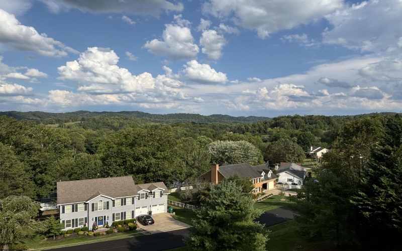 340 Saint James Drive, Clarksburg, West Virginia 26301-9771, 5 Bedrooms Bedrooms, 9 Rooms Rooms,3 BathroomsBathrooms,Single Family Detached,For Sale,Saint James,10159002