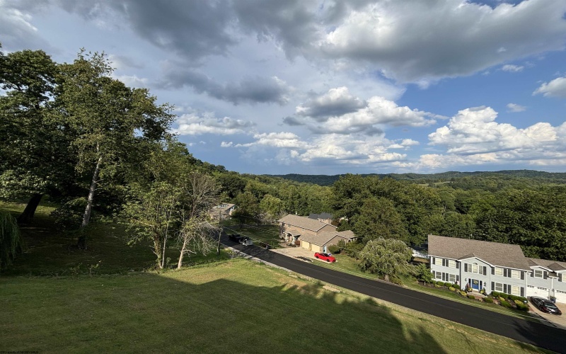 340 Saint James Drive, Clarksburg, West Virginia 26301-9771, 5 Bedrooms Bedrooms, 9 Rooms Rooms,3 BathroomsBathrooms,Single Family Detached,For Sale,Saint James,10159002