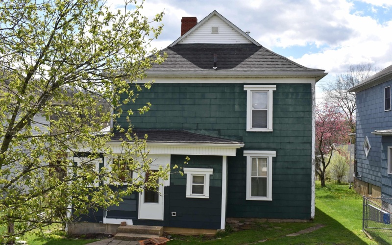 316 Milford Street, Clarksburg, West Virginia 26301, 3 Bedrooms Bedrooms, 6 Rooms Rooms,1 BathroomBathrooms,Single Family Detached,For Sale,Milford,10158983