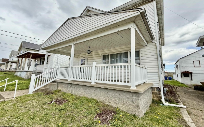 818 Park Avenue, Fairmont, West Virginia 26554, 3 Bedrooms Bedrooms, 7 Rooms Rooms,2 BathroomsBathrooms,Single Family Detached,For Sale,Park,10158999