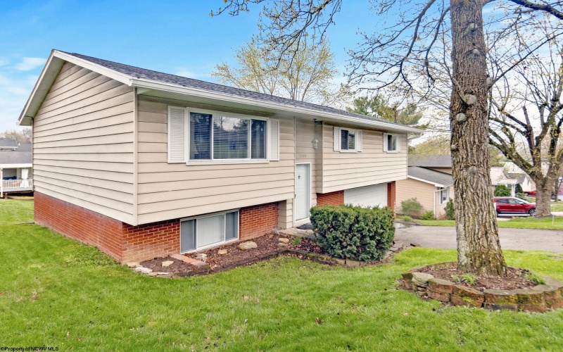 1358 Headlee Avenue, Morgantown, West Virginia 26505, 3 Bedrooms Bedrooms, 8 Rooms Rooms,2 BathroomsBathrooms,Single Family Detached,For Sale,Headlee,10158986