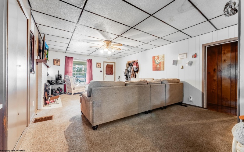 1511 Edgeway Drive, Fairmont, West Virginia 26554, 3 Bedrooms Bedrooms, 7 Rooms Rooms,1 BathroomBathrooms,Single Family Detached,For Sale,Edgeway,10159025