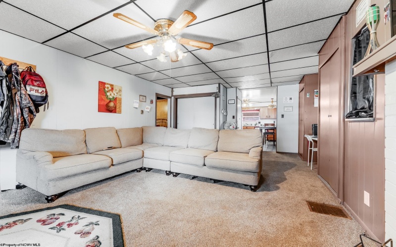 1511 Edgeway Drive, Fairmont, West Virginia 26554, 3 Bedrooms Bedrooms, 7 Rooms Rooms,1 BathroomBathrooms,Single Family Detached,For Sale,Edgeway,10159025