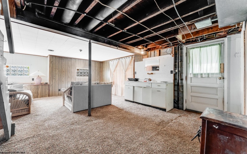 1511 Edgeway Drive, Fairmont, West Virginia 26554, 3 Bedrooms Bedrooms, 7 Rooms Rooms,1 BathroomBathrooms,Single Family Detached,For Sale,Edgeway,10159025