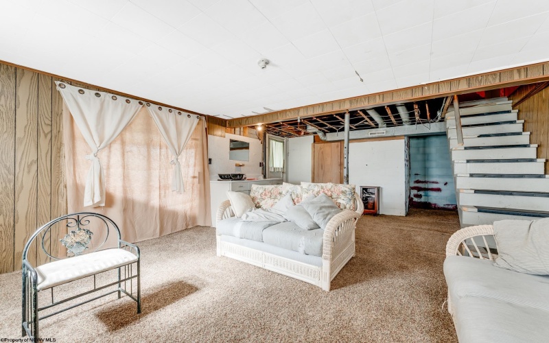 1511 Edgeway Drive, Fairmont, West Virginia 26554, 3 Bedrooms Bedrooms, 7 Rooms Rooms,1 BathroomBathrooms,Single Family Detached,For Sale,Edgeway,10159025