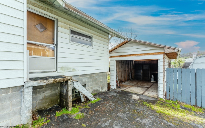 1511 Edgeway Drive, Fairmont, West Virginia 26554, 3 Bedrooms Bedrooms, 7 Rooms Rooms,1 BathroomBathrooms,Single Family Detached,For Sale,Edgeway,10159025