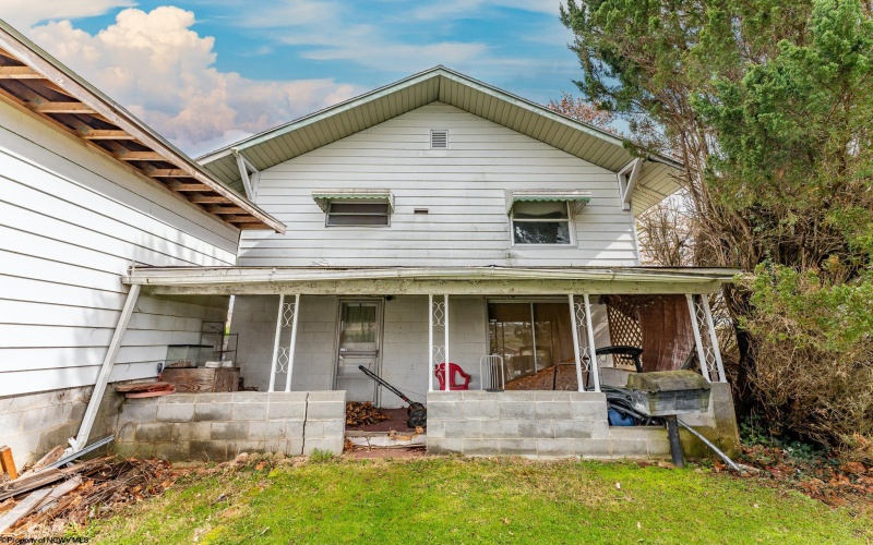 1511 Edgeway Drive, Fairmont, West Virginia 26554, 3 Bedrooms Bedrooms, 7 Rooms Rooms,1 BathroomBathrooms,Single Family Detached,For Sale,Edgeway,10159025