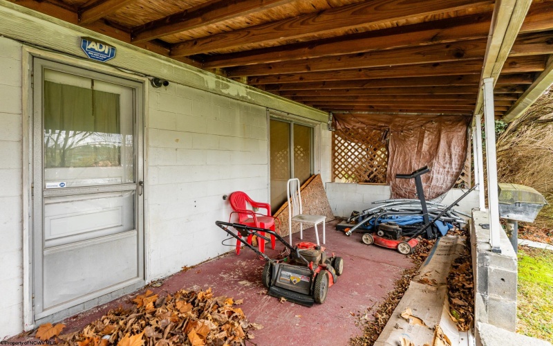 1511 Edgeway Drive, Fairmont, West Virginia 26554, 3 Bedrooms Bedrooms, 7 Rooms Rooms,1 BathroomBathrooms,Single Family Detached,For Sale,Edgeway,10159025