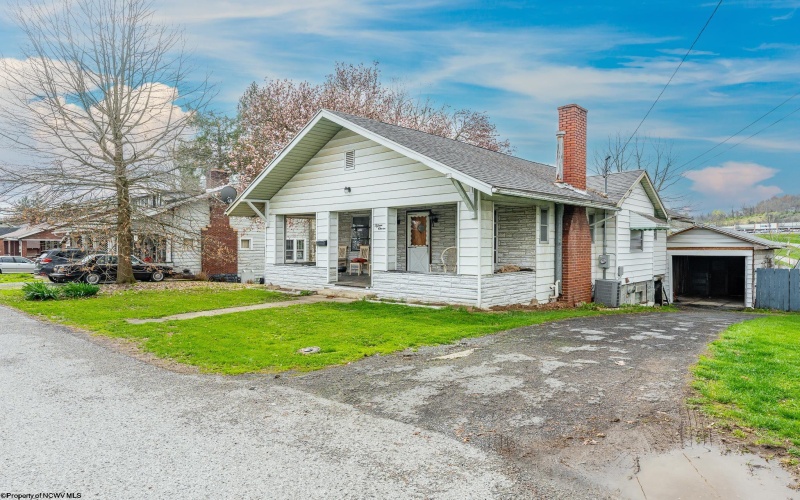 1511 Edgeway Drive, Fairmont, West Virginia 26554, 3 Bedrooms Bedrooms, 7 Rooms Rooms,1 BathroomBathrooms,Single Family Detached,For Sale,Edgeway,10159025