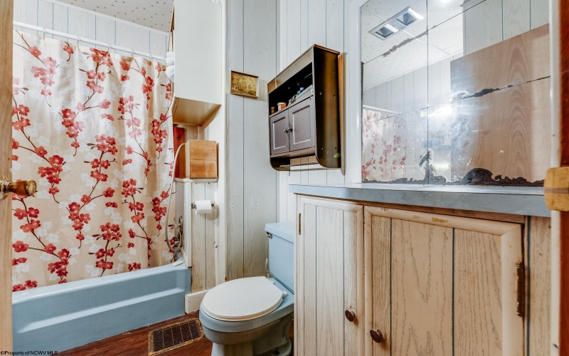 1511 Edgeway Drive, Fairmont, West Virginia 26554, 3 Bedrooms Bedrooms, 7 Rooms Rooms,1 BathroomBathrooms,Single Family Detached,For Sale,Edgeway,10159025