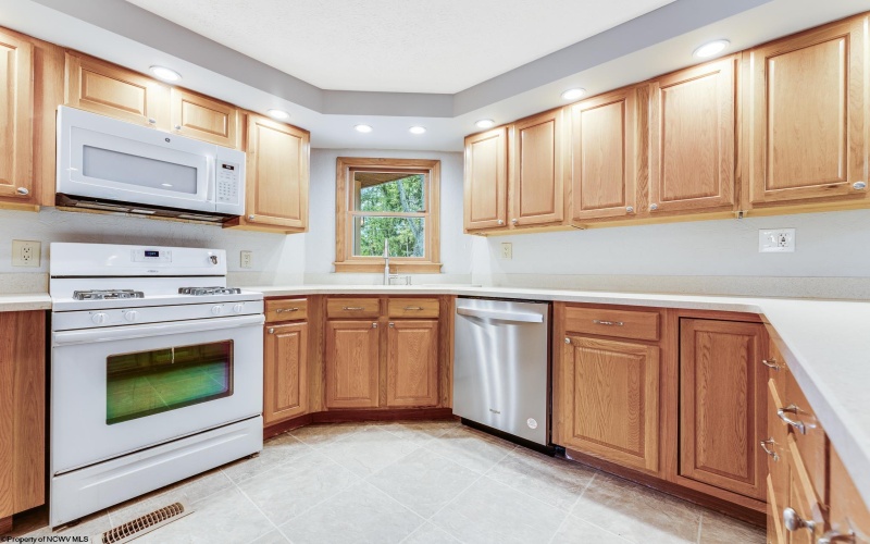 744 Augusta Avenue, Morgantown, West Virginia 26501, 4 Bedrooms Bedrooms, 8 Rooms Rooms,3 BathroomsBathrooms,Single Family Detached,For Sale,Augusta,10159037