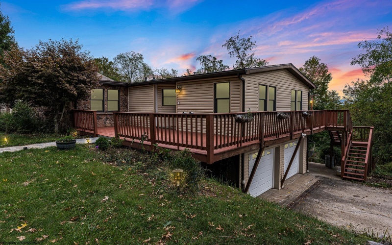 744 Augusta Avenue, Morgantown, West Virginia 26501, 4 Bedrooms Bedrooms, 8 Rooms Rooms,3 BathroomsBathrooms,Single Family Detached,For Sale,Augusta,10159037