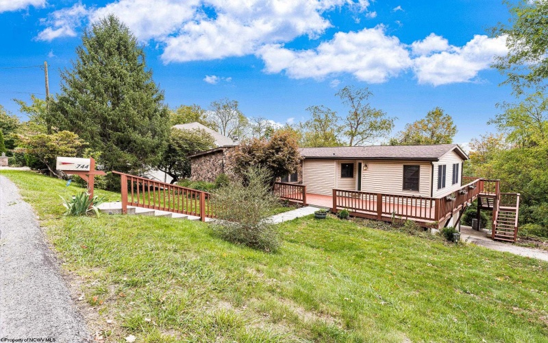 744 Augusta Avenue, Morgantown, West Virginia 26501, 4 Bedrooms Bedrooms, 8 Rooms Rooms,3 BathroomsBathrooms,Single Family Detached,For Sale,Augusta,10159037