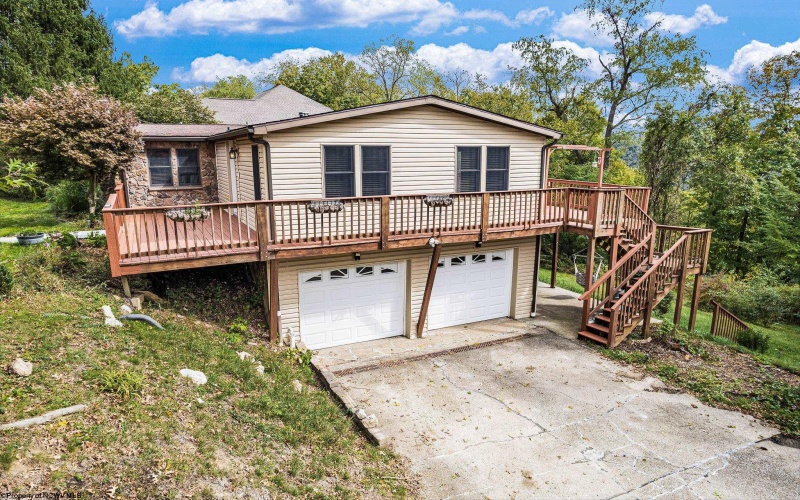 744 Augusta Avenue, Morgantown, West Virginia 26501, 4 Bedrooms Bedrooms, 8 Rooms Rooms,3 BathroomsBathrooms,Single Family Detached,For Sale,Augusta,10159037