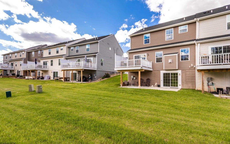 220 Stonehurst Drive, Morgantown, West Virginia 26501, 3 Bedrooms Bedrooms, 8 Rooms Rooms,3 BathroomsBathrooms,Single Family Attached,For Sale,Stonehurst,10159036