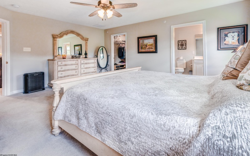 220 Stonehurst Drive, Morgantown, West Virginia 26501, 3 Bedrooms Bedrooms, 8 Rooms Rooms,3 BathroomsBathrooms,Single Family Attached,For Sale,Stonehurst,10159036