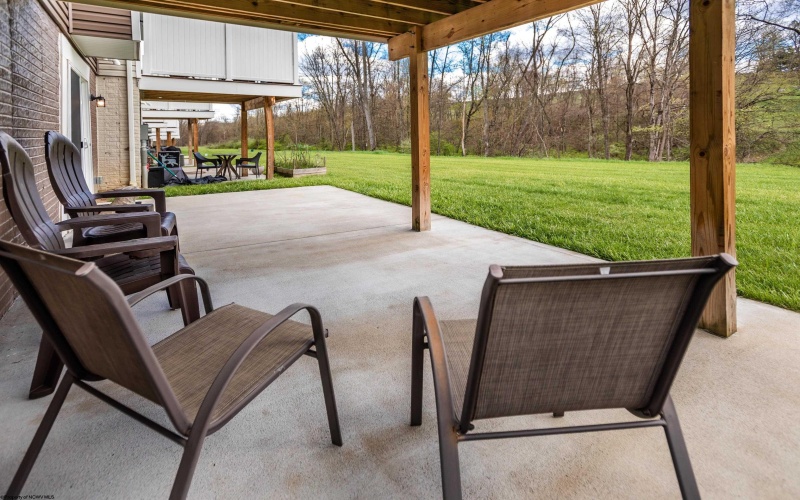 220 Stonehurst Drive, Morgantown, West Virginia 26501, 3 Bedrooms Bedrooms, 8 Rooms Rooms,3 BathroomsBathrooms,Single Family Attached,For Sale,Stonehurst,10159036