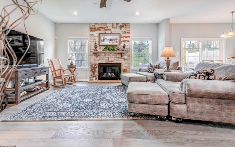 220 Stonehurst Drive, Morgantown, West Virginia 26501, 3 Bedrooms Bedrooms, 8 Rooms Rooms,3 BathroomsBathrooms,Single Family Attached,For Sale,Stonehurst,10159036