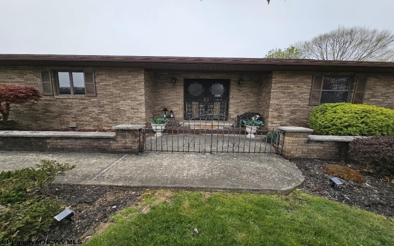 127 FAIRLAWN Drive, Buckhannon, West Virginia 26201, 3 Bedrooms Bedrooms, 6 Rooms Rooms,2 BathroomsBathrooms,Single Family Detached,For Sale,FAIRLAWN,10159040