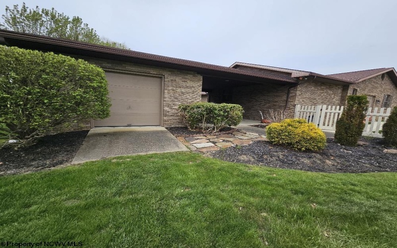 127 FAIRLAWN Drive, Buckhannon, West Virginia 26201, 3 Bedrooms Bedrooms, 6 Rooms Rooms,2 BathroomsBathrooms,Single Family Detached,For Sale,FAIRLAWN,10159040