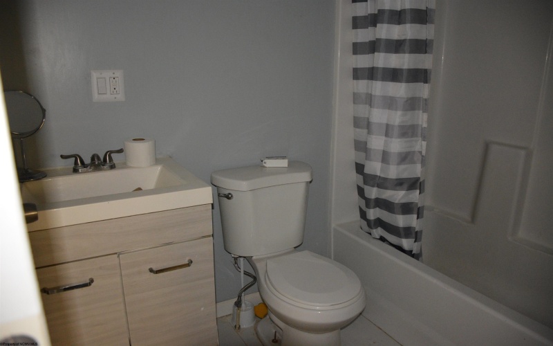 201 Milford Street, Clarksburg, West Virginia 26301, ,Multi-unit/income,For Sale,Milford,10159061