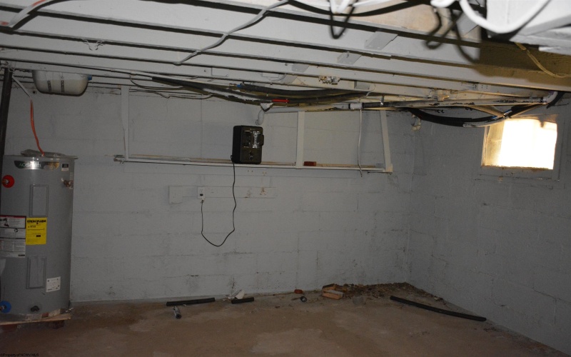 201 Milford Street, Clarksburg, West Virginia 26301, ,Multi-unit/income,For Sale,Milford,10159061
