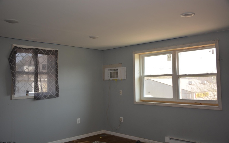 201 Milford Street, Clarksburg, West Virginia 26301, ,Multi-unit/income,For Sale,Milford,10159061