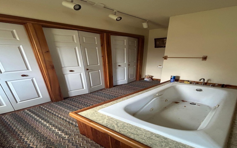 5189 Vadis Road, Alum Bridge, West Virginia 26321, 4 Bedrooms Bedrooms, 7 Rooms Rooms,3 BathroomsBathrooms,Single Family Detached,For Sale,Vadis,10148420