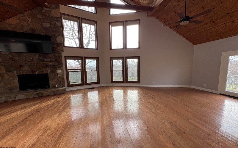 1426 Kingwood Pike, Morgantown, West Virginia 26508, 4 Bedrooms Bedrooms, 7 Rooms Rooms,2 BathroomsBathrooms,Single Family Detached,For Sale,Kingwood,10159058