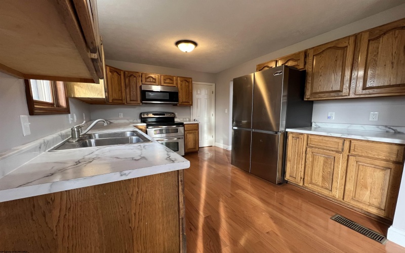 1426 Kingwood Pike, Morgantown, West Virginia 26508, 4 Bedrooms Bedrooms, 7 Rooms Rooms,2 BathroomsBathrooms,Single Family Detached,For Sale,Kingwood,10159058