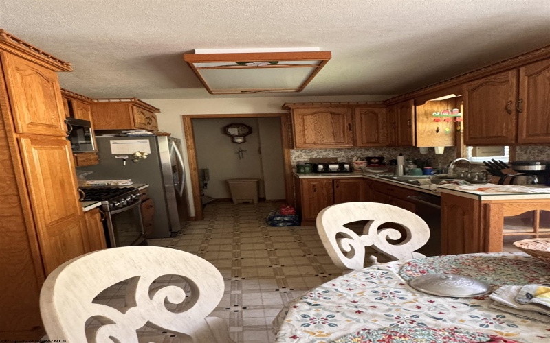 282 Lake Floyd Circle, Bristol, West Virginia 26332, 3 Bedrooms Bedrooms, 9 Rooms Rooms,1 BathroomBathrooms,Single Family Detached,For Sale,Lake Floyd,10159050