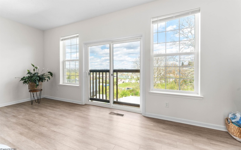 217 Falling Leaf Lane, Morgantown, West Virginia 26501, 3 Bedrooms Bedrooms, 8 Rooms Rooms,2 BathroomsBathrooms,Single Family Attached,For Sale,Falling Leaf,10159065
