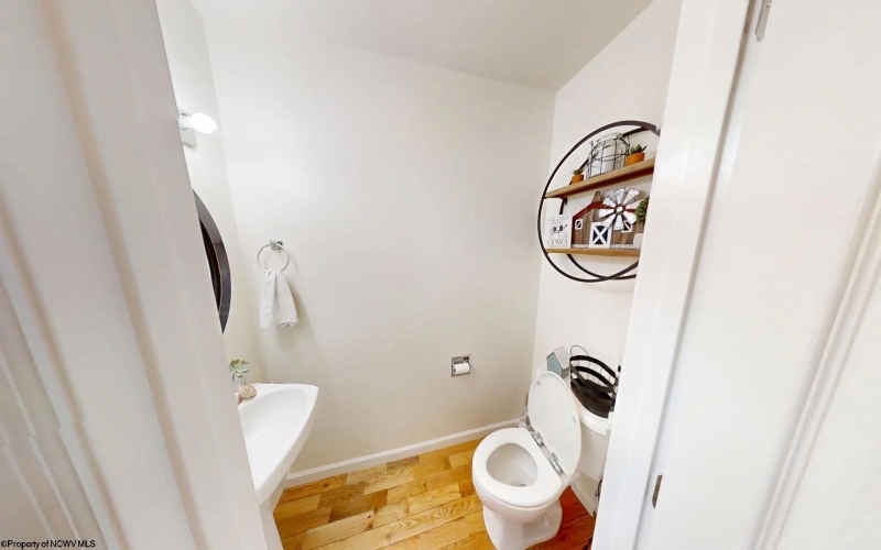 241 Donna Avenue, Morgantown, West Virginia 26505, 4 Bedrooms Bedrooms, 8 Rooms Rooms,3 BathroomsBathrooms,Single Family Attached,For Sale,Donna,10159081