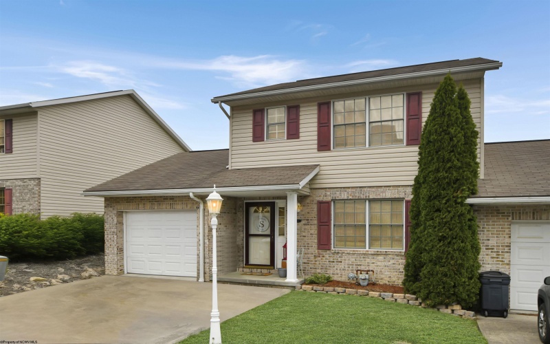 241 Donna Avenue, Morgantown, West Virginia 26505, 4 Bedrooms Bedrooms, 8 Rooms Rooms,3 BathroomsBathrooms,Single Family Attached,For Sale,Donna,10159081